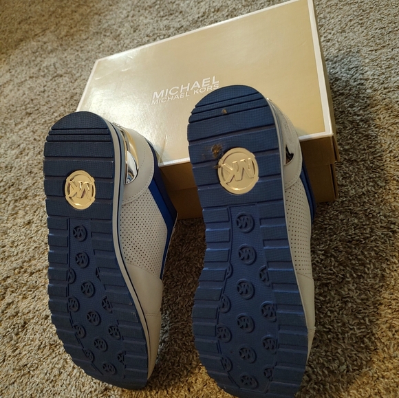 Michael Kors Billie Trainer - Picture 11 of 13